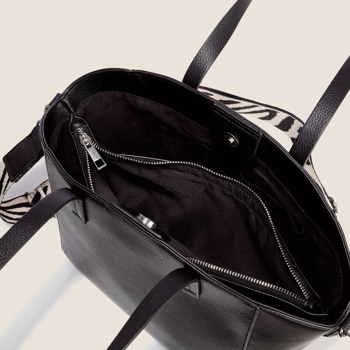 Sac en bandouli&egrave;re doubl&eacute; noir femme