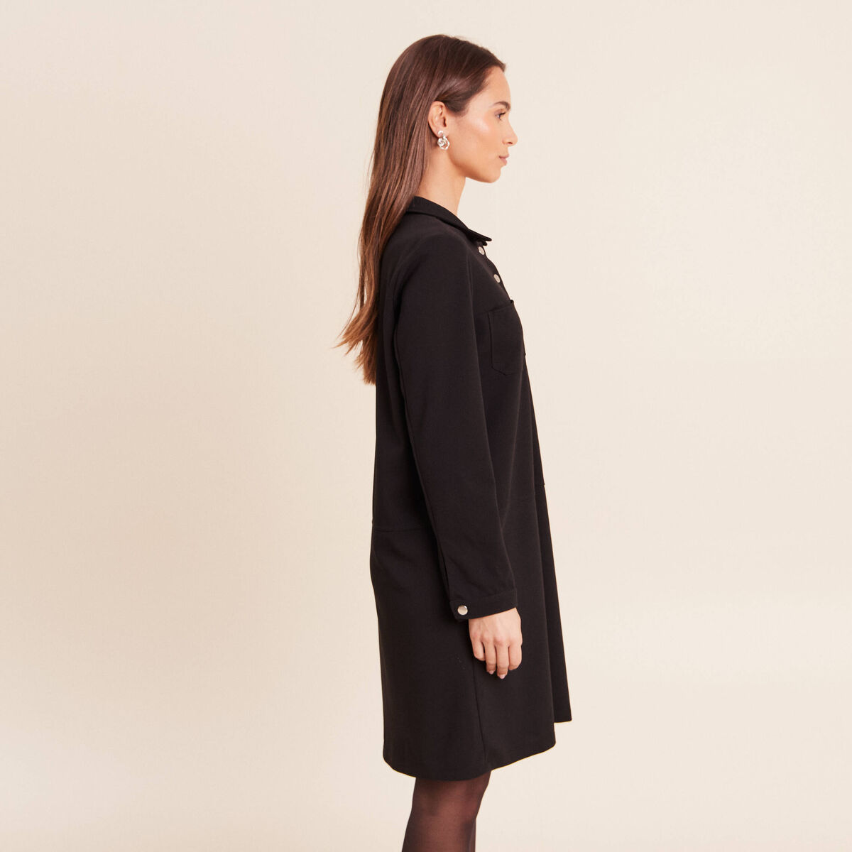 Robe droite courte en maille col chemise noir femme