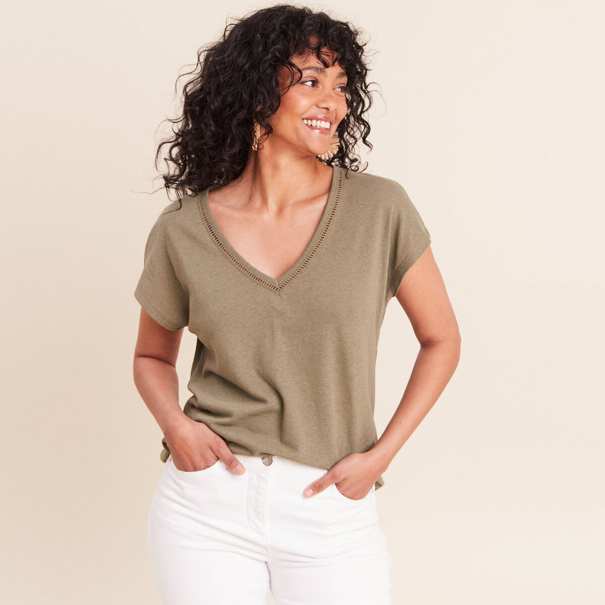 T-shirt col v manches courtes aspect lin vert kaki femme