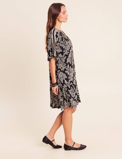 Robe courte &eacute;vas&eacute;e col tunisien noir femme