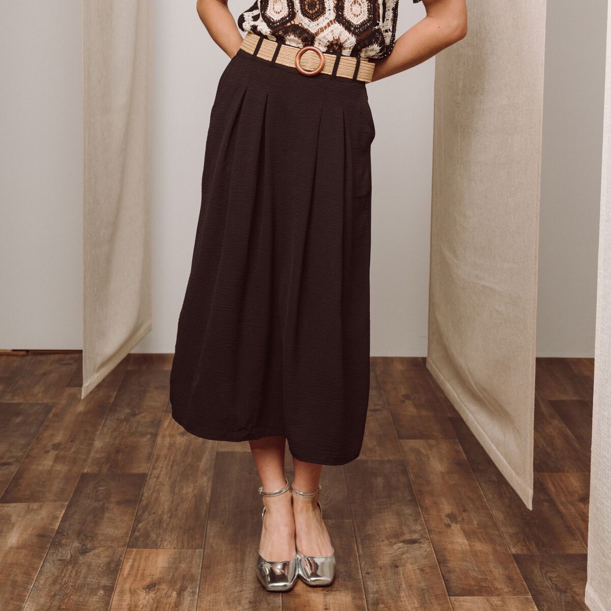 Jupe longue &eacute;vas&eacute;e ceintur&eacute;e noir femme