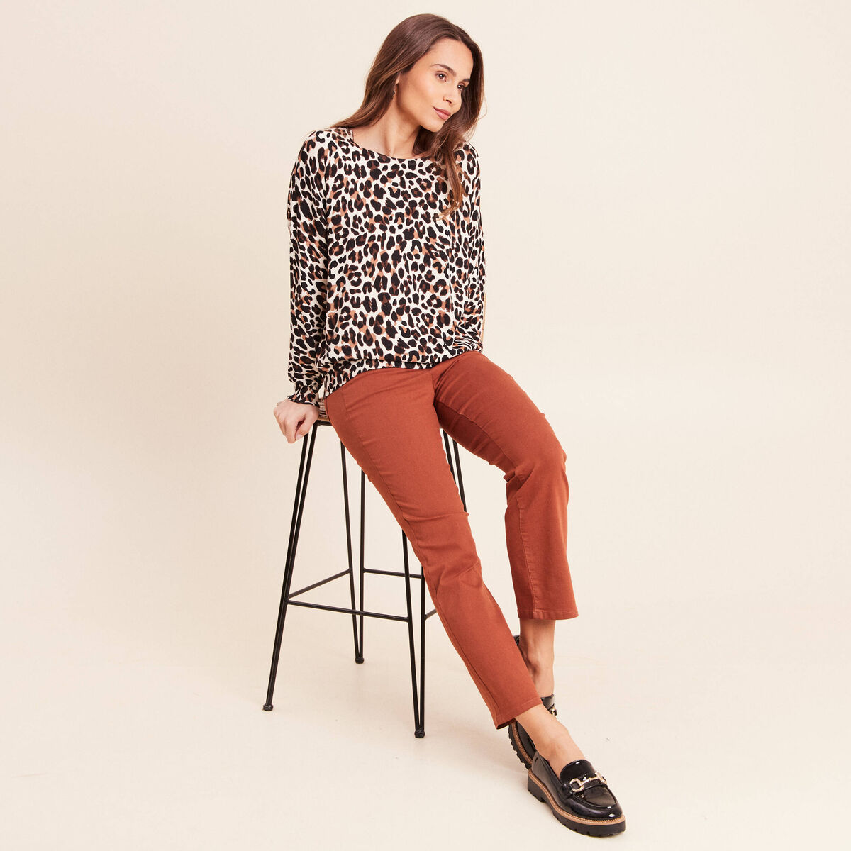 Pantalon magique Le L&eacute;ger coupe droite marron fonc&eacute; femme