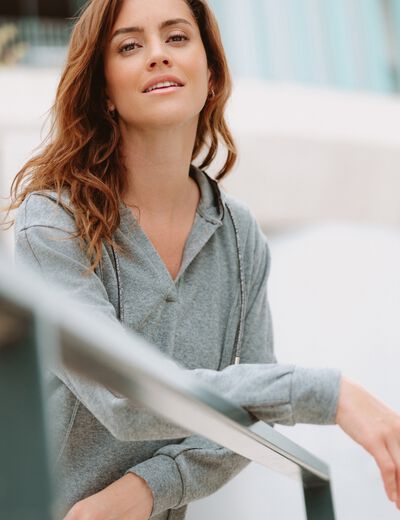 Sweat maille l&eacute;g&egrave;re manches longues gris clair femme