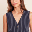 Gilet droit court sans manches col V bleu fonc&eacute; femme