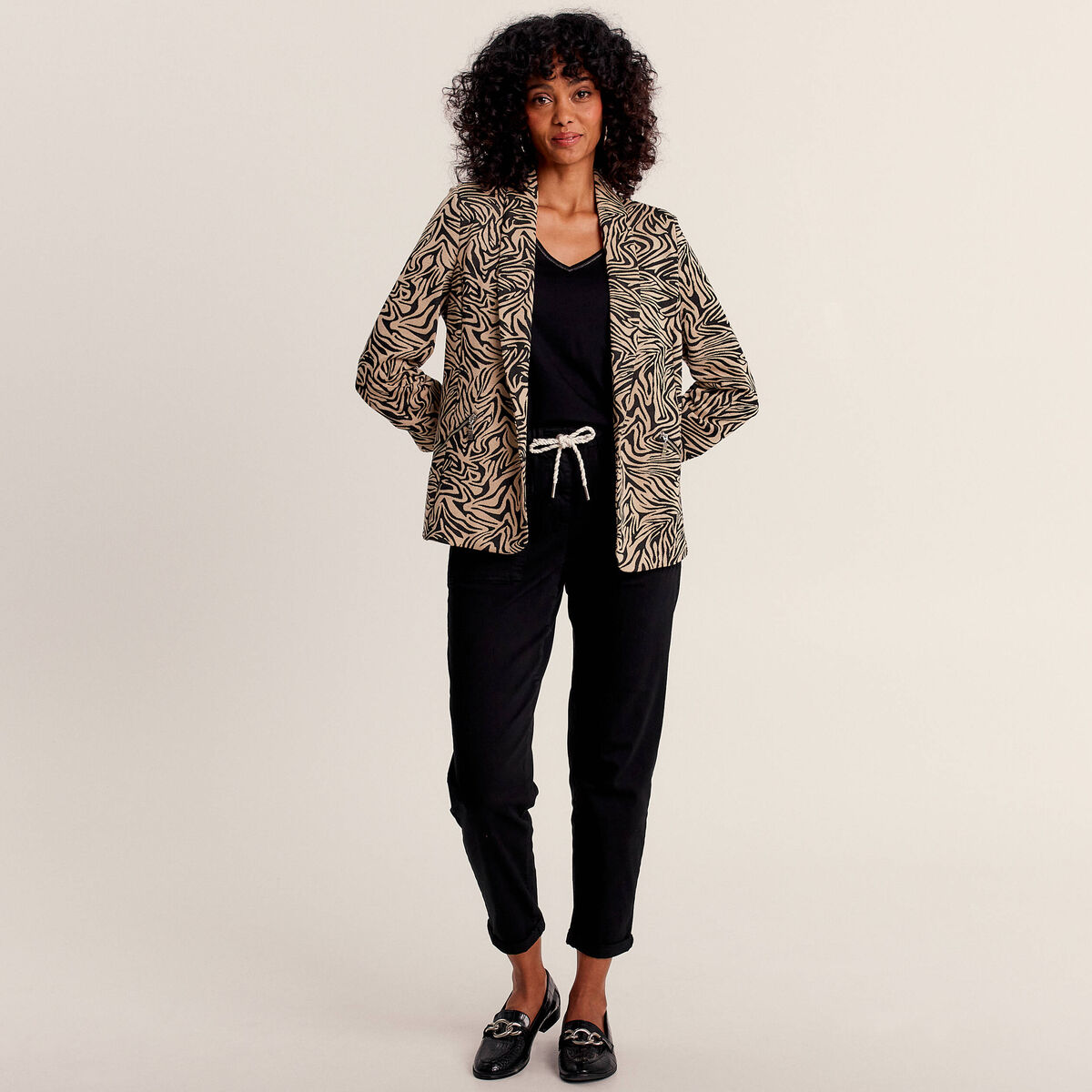 Veste droite manches 3/4 noir femme