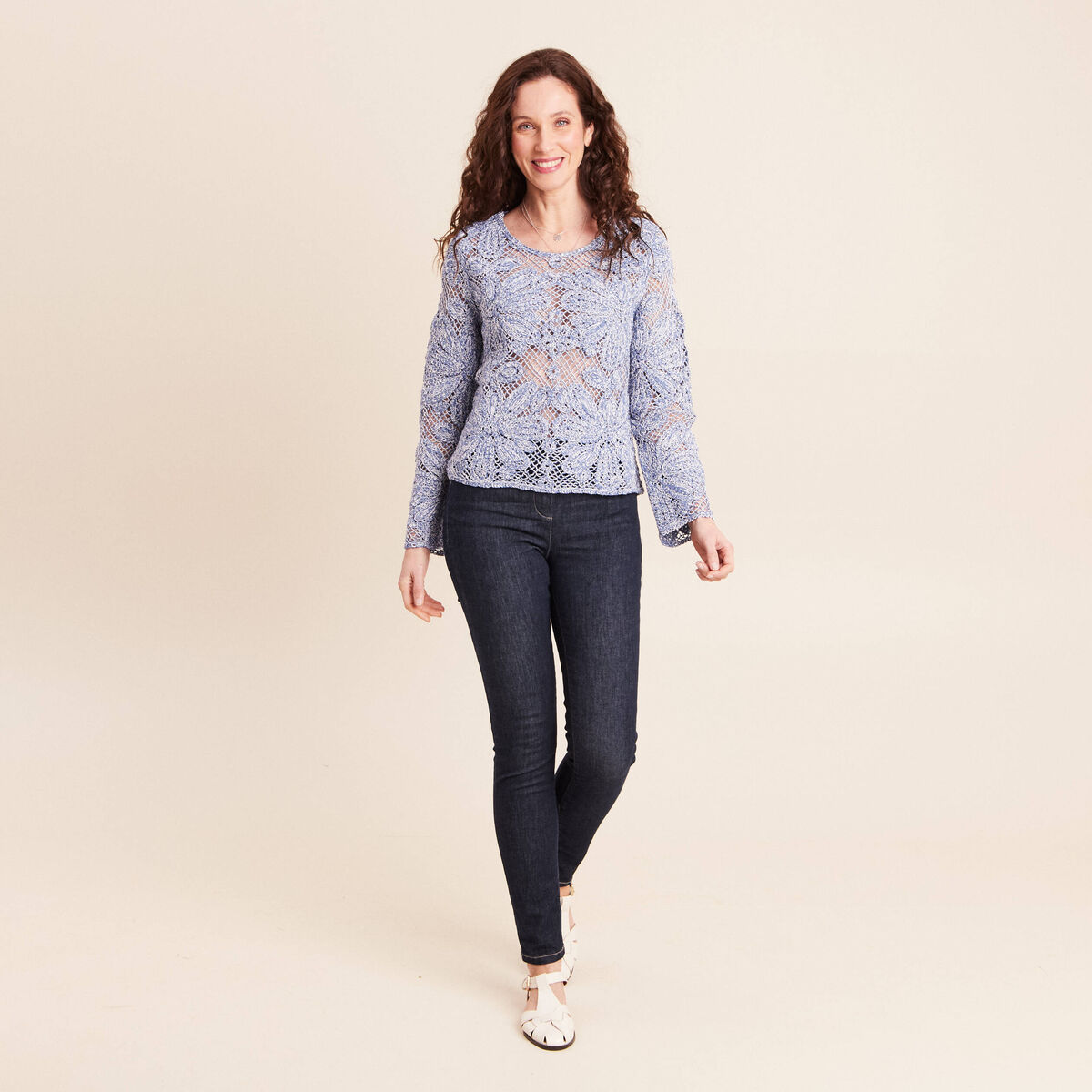 Pull manches longues aspect dentelle bleu ciel femme