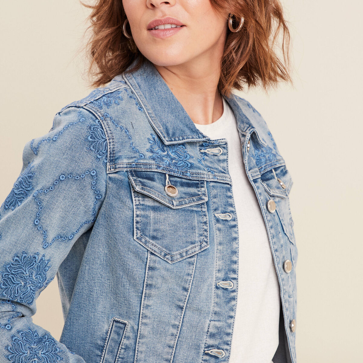 Veste en jean brod&eacute;e denim double stone femme