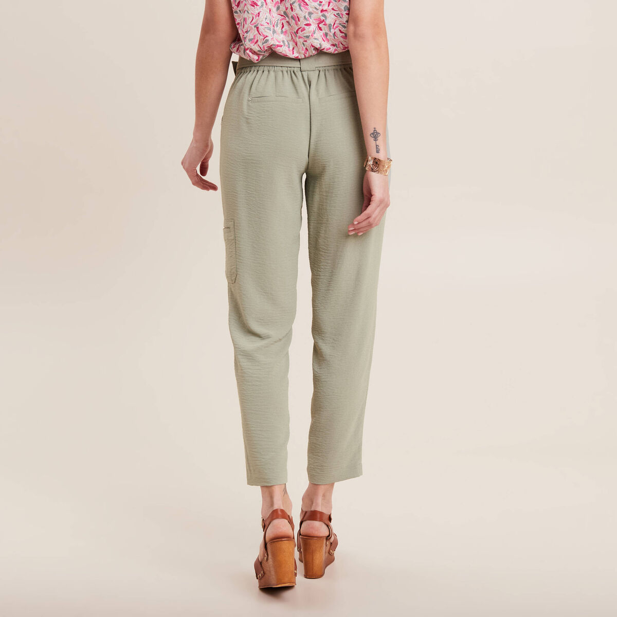 Pantalon flou ceinturé vert clair femme