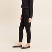 Jean coupe ajust&eacute;e 7/8&egrave;me noir femme