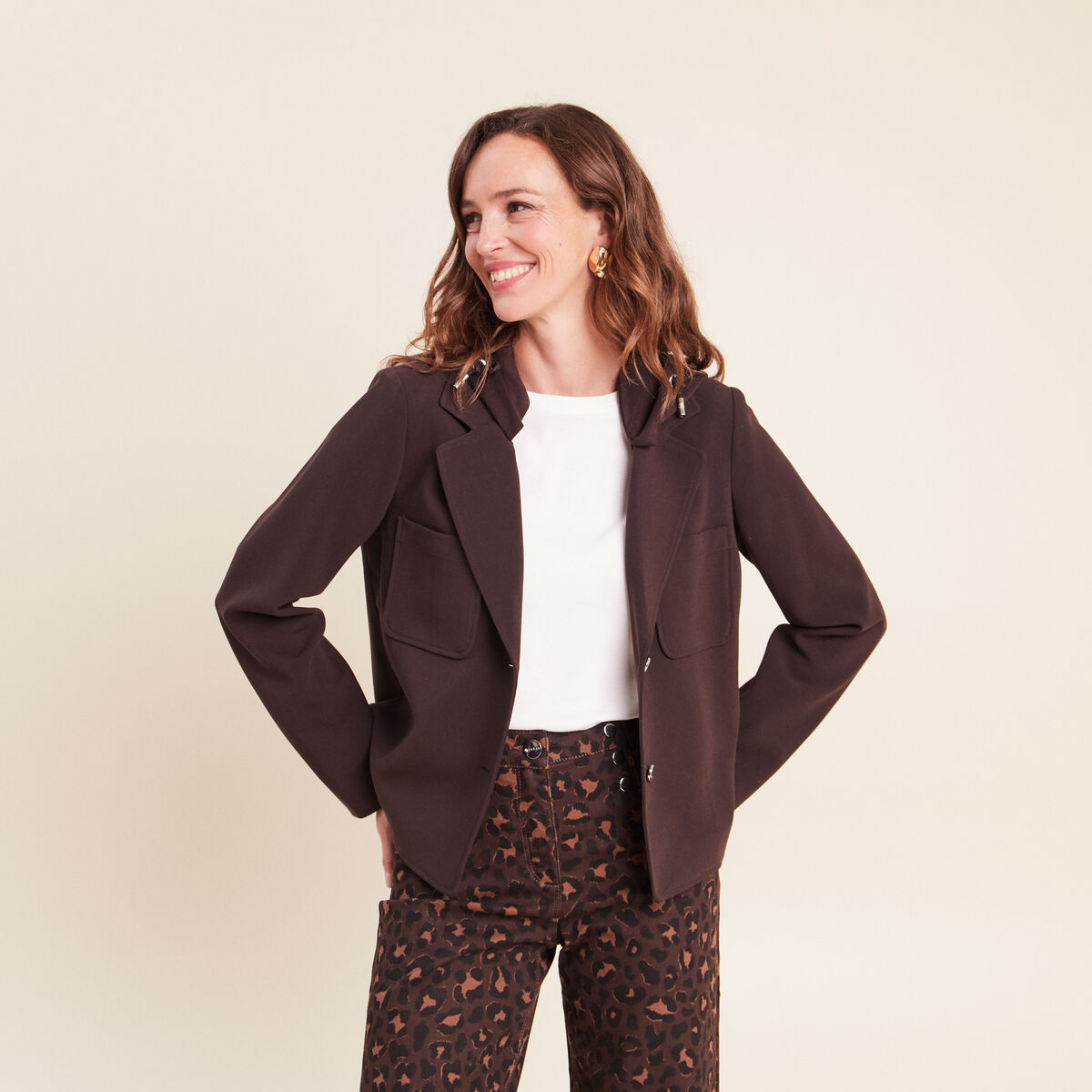 veste cintr&eacute;e doubl&eacute;e avec capuche marron fonc&eacute; femme