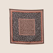 Foulard en soie marron fonc&eacute; femme
