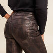 Pantalon taille bascul&eacute;e enduit marron fonc&eacute; femme