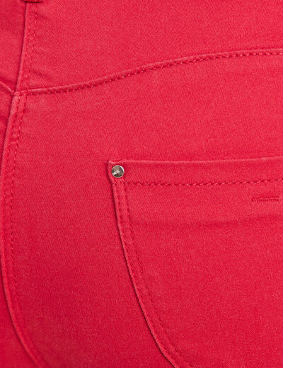 Bermuda ajusté ceinturé rouge femme