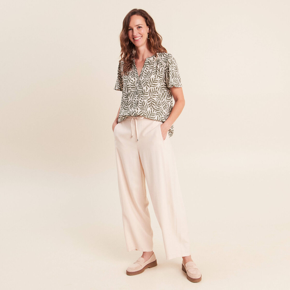 Blouse col v manches courtes fluide vert femme