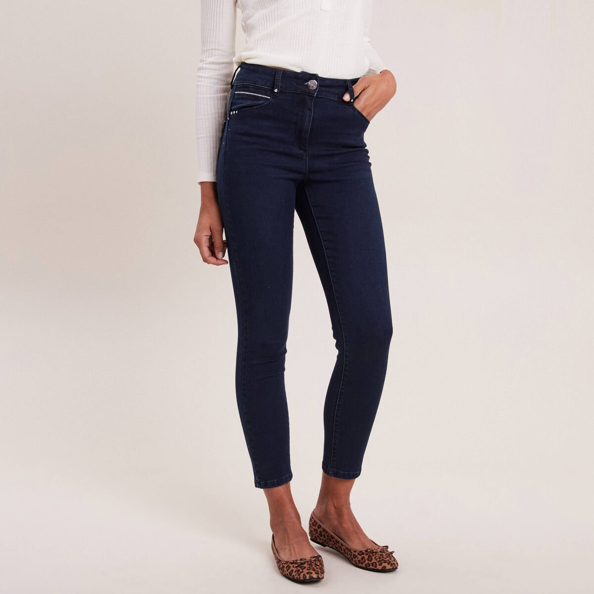 Jean ajusté taille haute denim brut femme