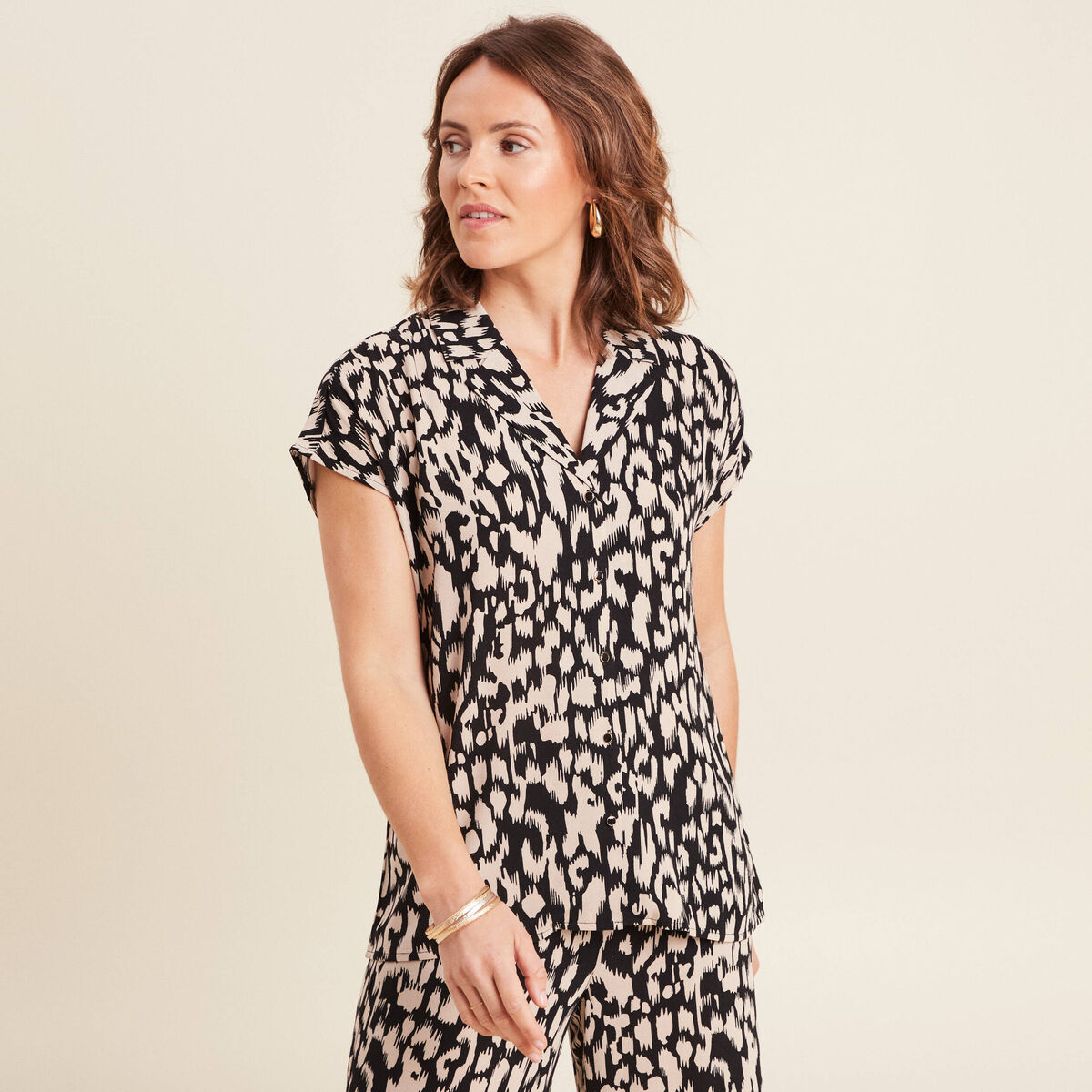 Chemise crêpe manches courtes noir femme