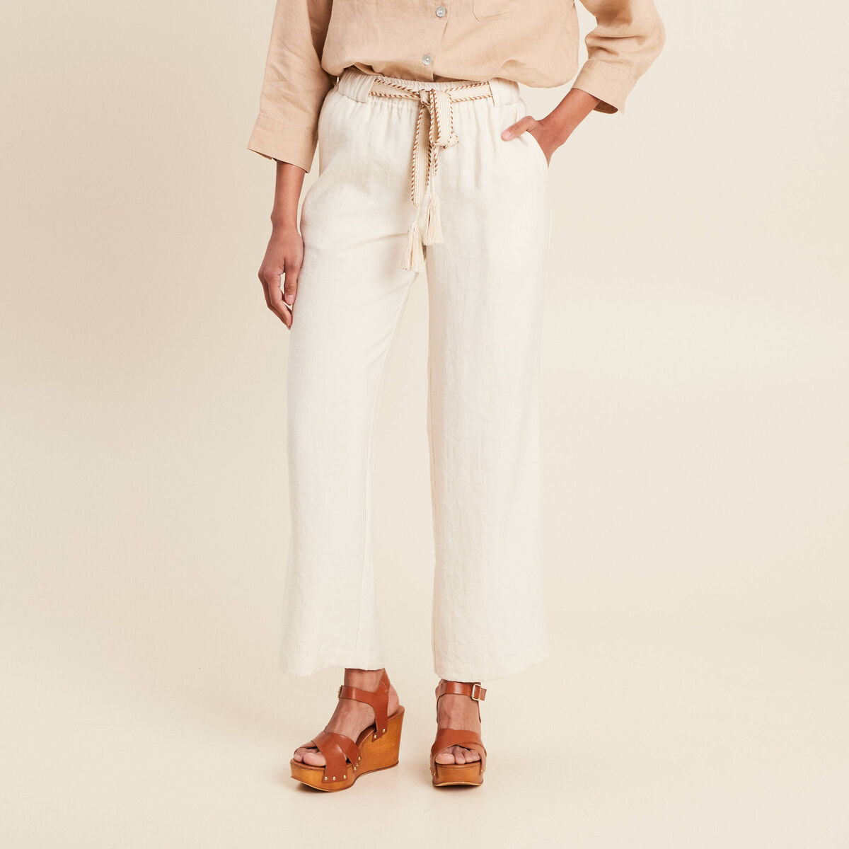 Pantalon large fluide ceinturé ivoire femme