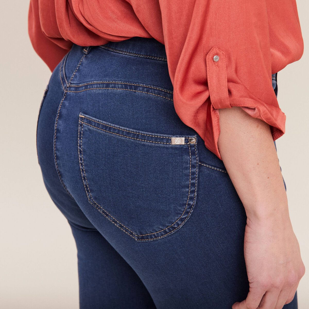 Jean magique Le L&eacute;ger coupe ajust&eacute;e long denim double stone femme