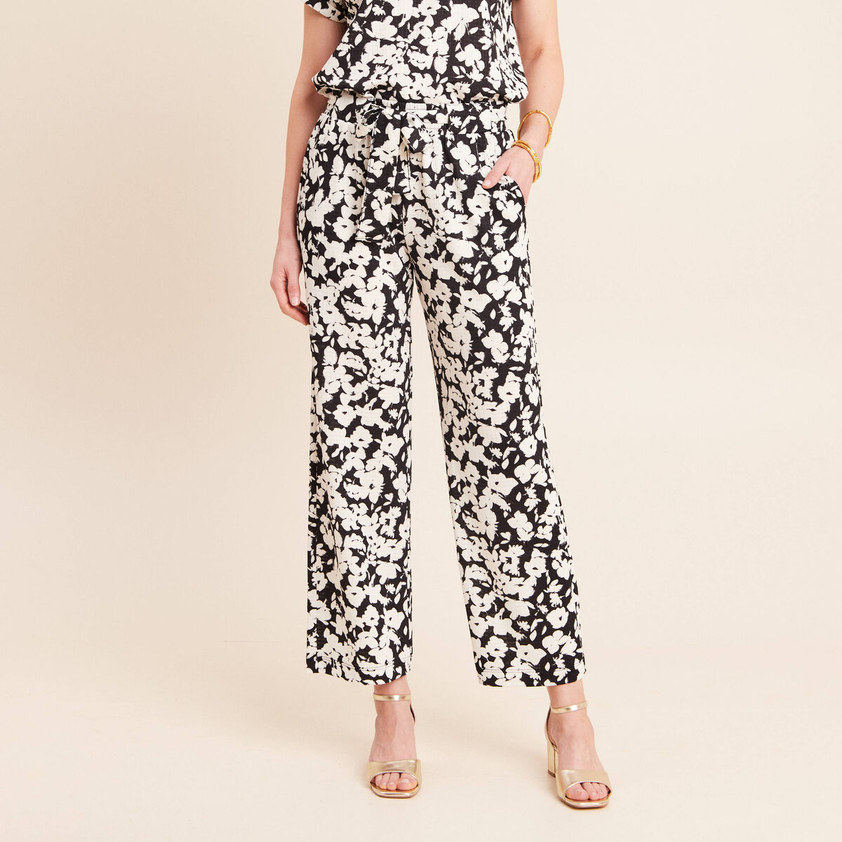 Pantalon coupe large 7/8&egrave;me taille haute noir femme