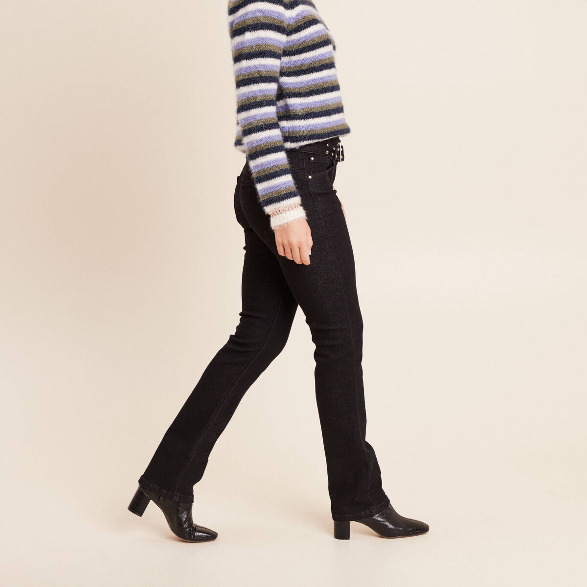Jean droit ceintur&eacute; taille standard noir femme