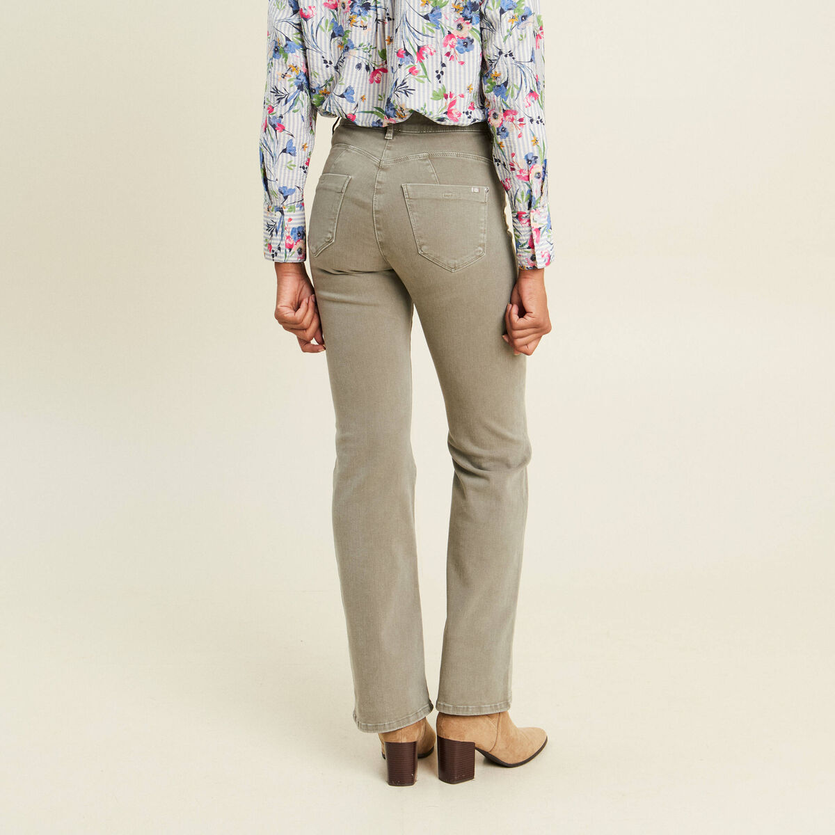 Jean magique L'Unique coupe bootcut vert kaki femme
