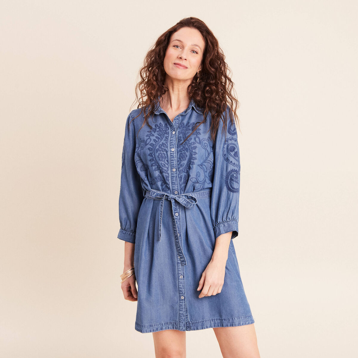Robe courte &eacute;vas&eacute;e manches 3/4 brod&eacute;e denim double stone femme