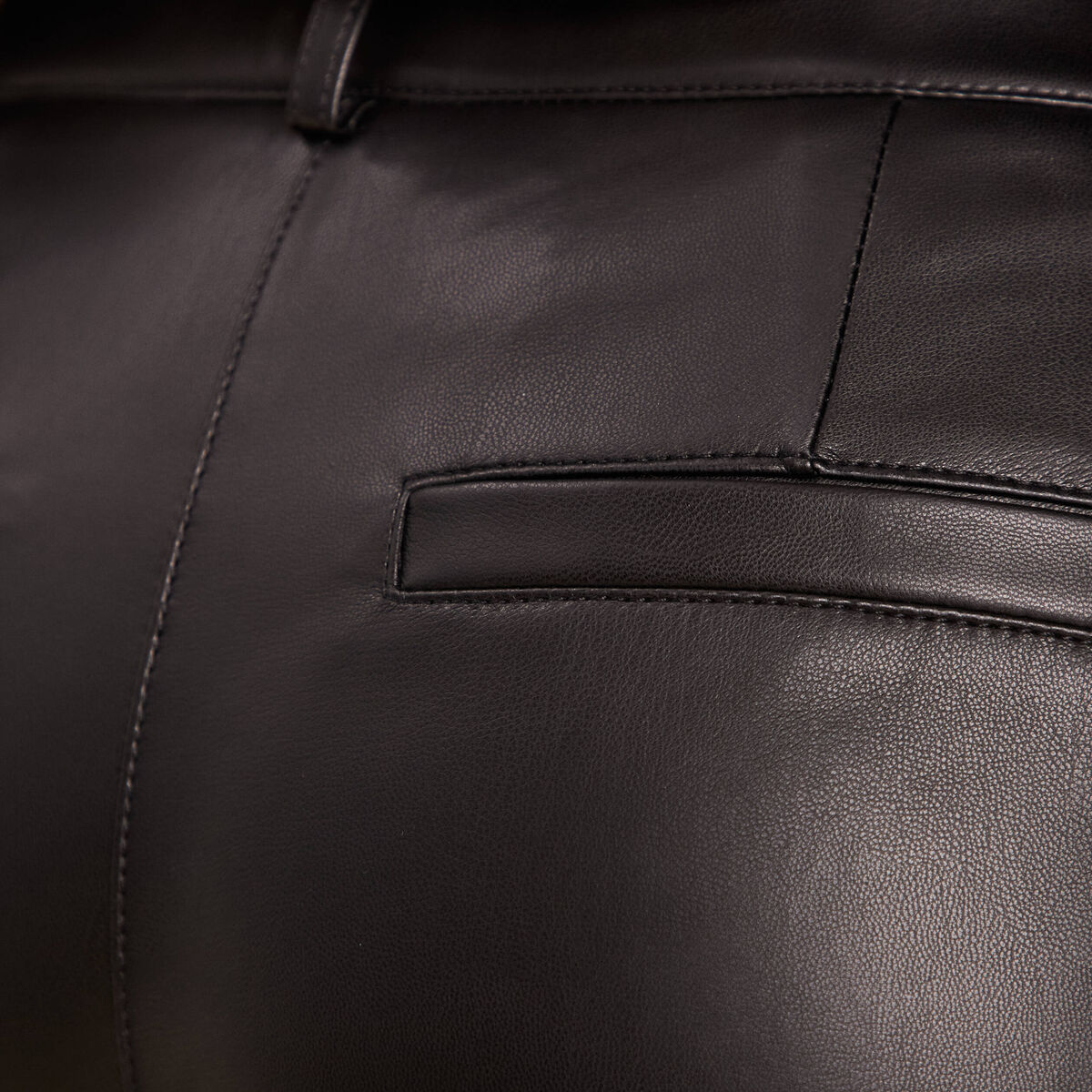 Pantalon droit simili cuir noir femme