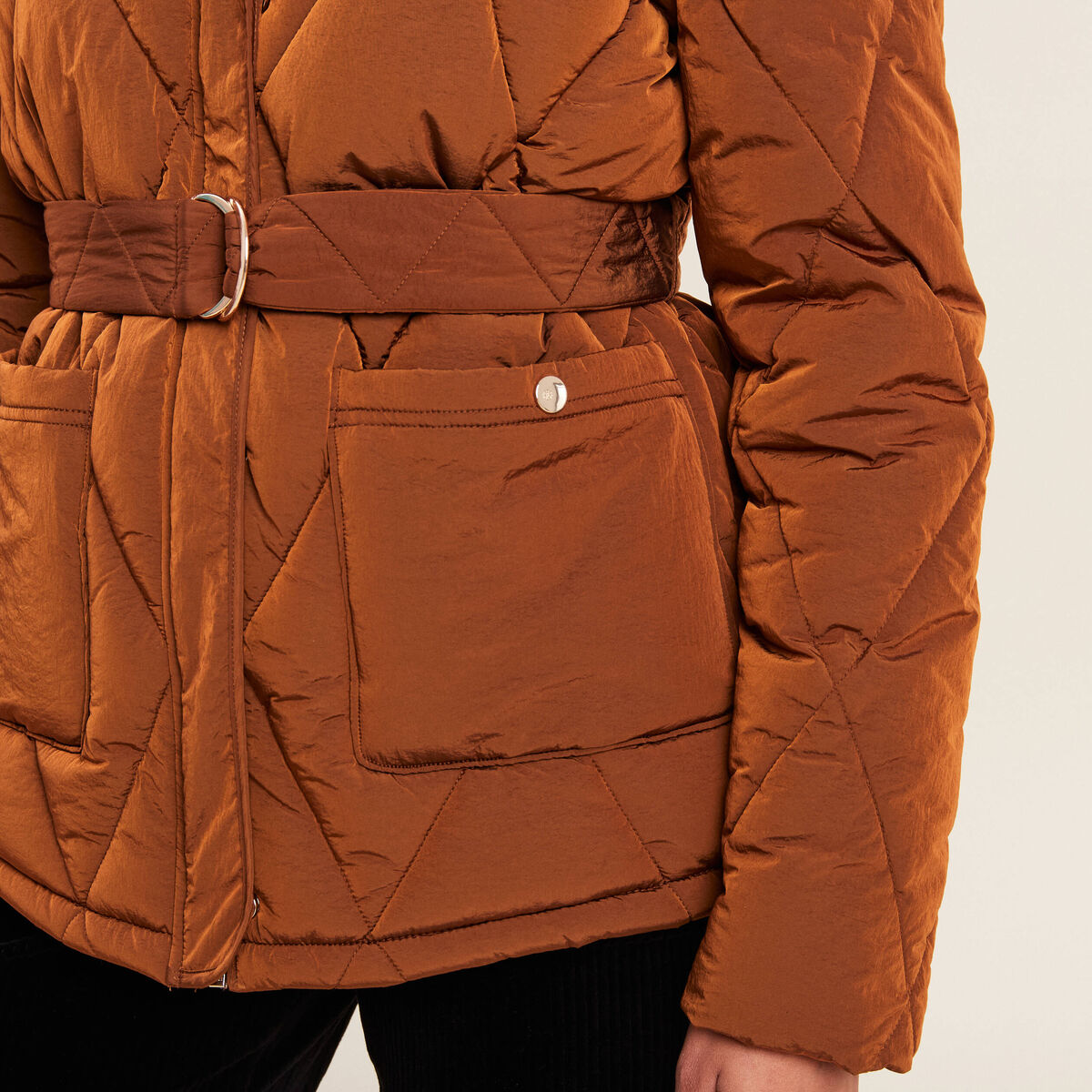 Doudoune d&eacute;perlante cintr&eacute;e ceintur&eacute;e marron femme