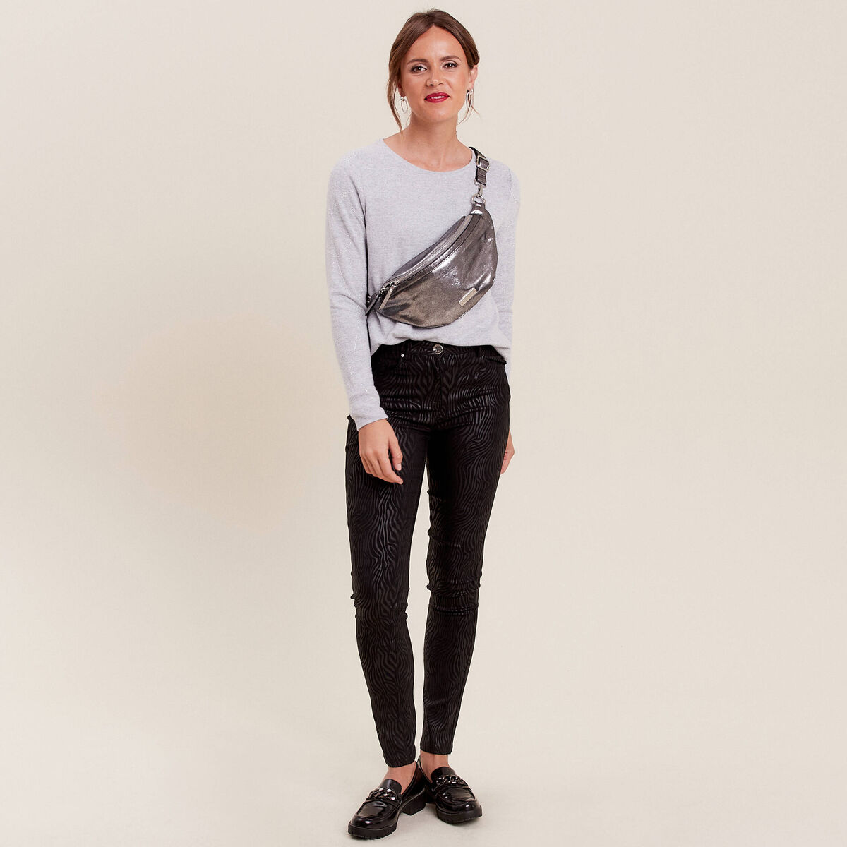 Pantalon ajusté enduit denim noir femme