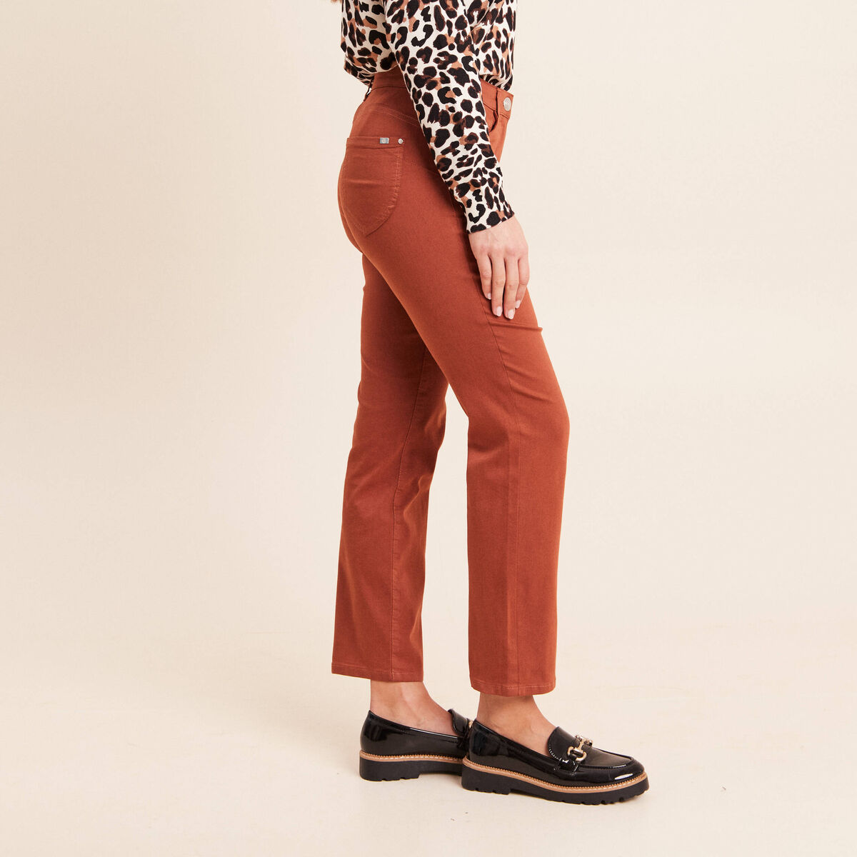 Pantalon magique Le L&eacute;ger coupe droite marron fonc&eacute; femme