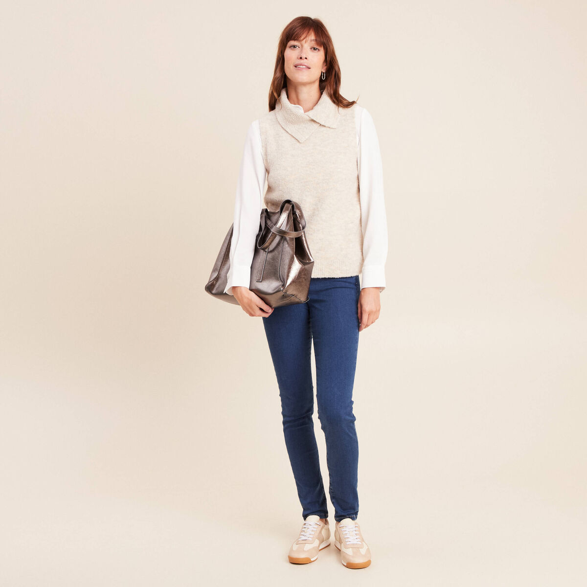 Pull sans manches col boule bouclette creme femme