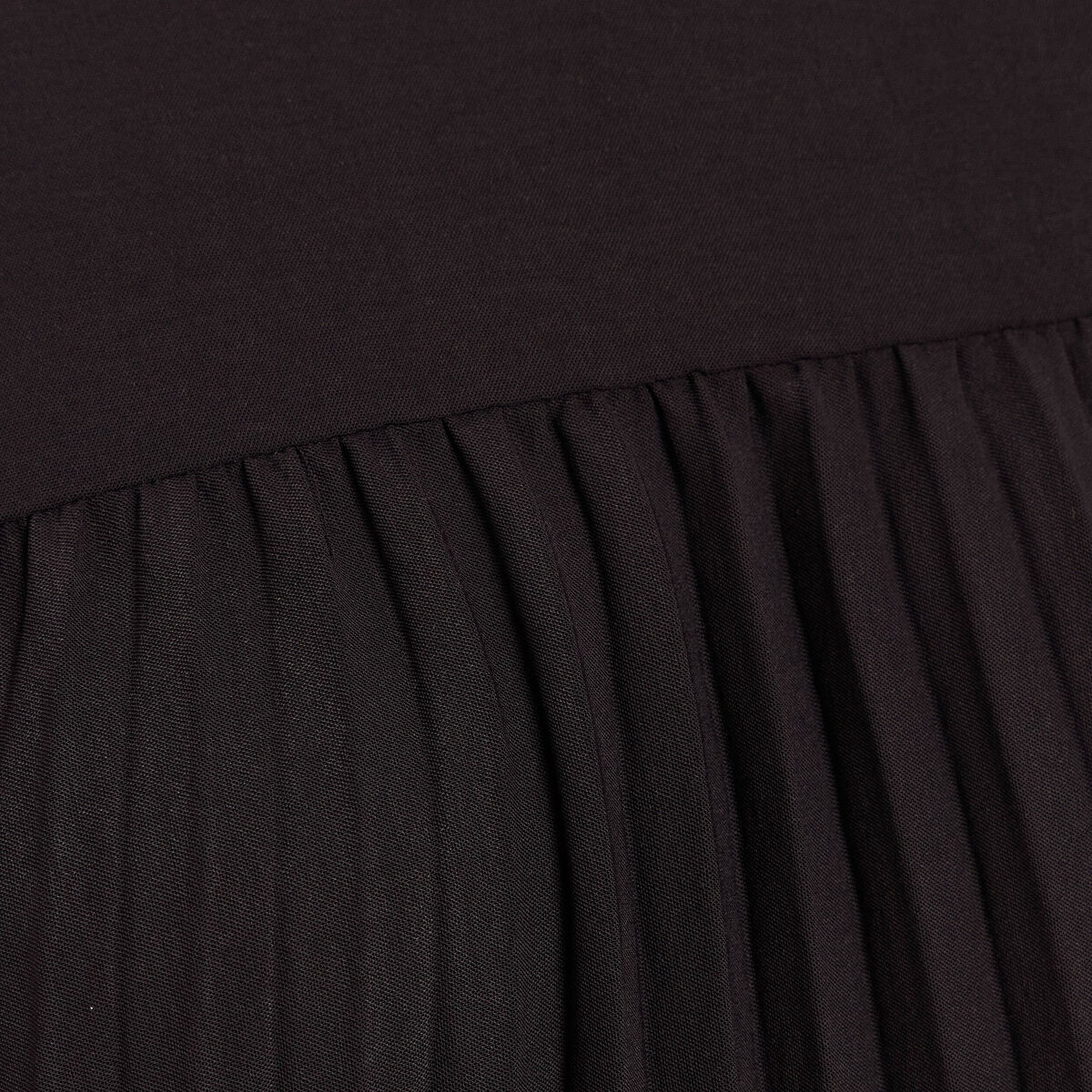 Robe longue &eacute;vas&eacute;e manches courtes noir femme
