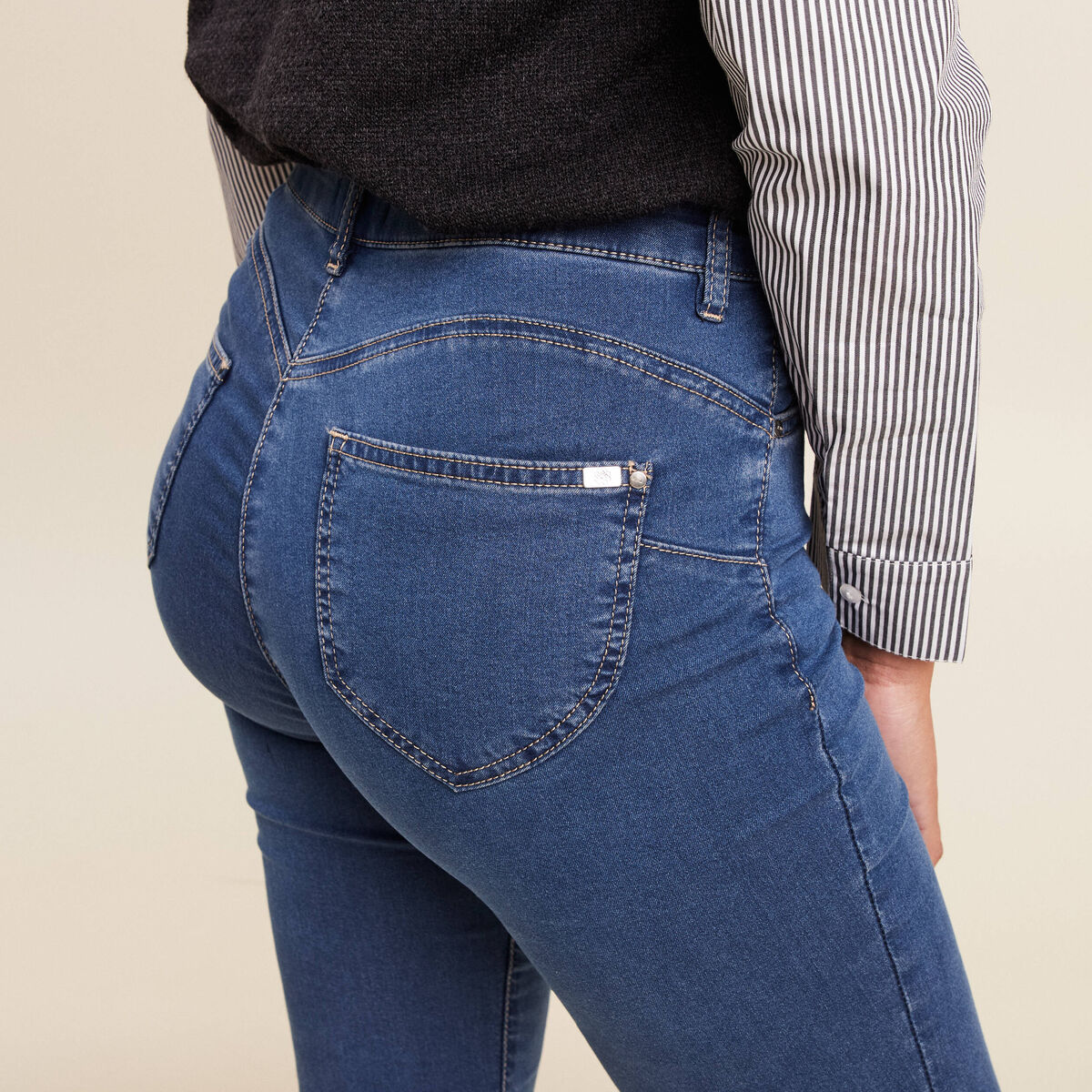 Jean magique Le L&eacute;ger coupe ajust&eacute;e denim double stone femme