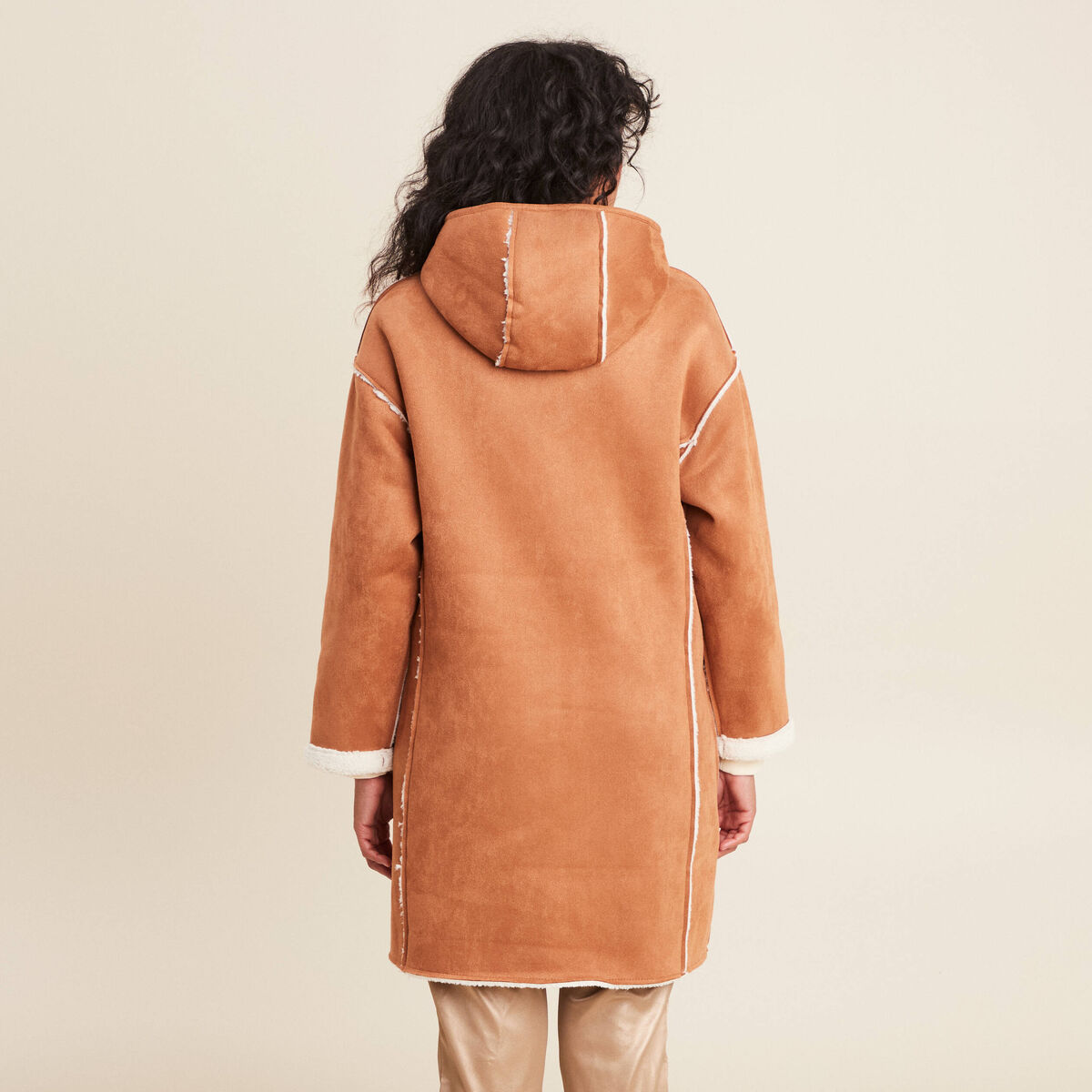 Manteau su&eacute;dine &agrave; capuche marron femme