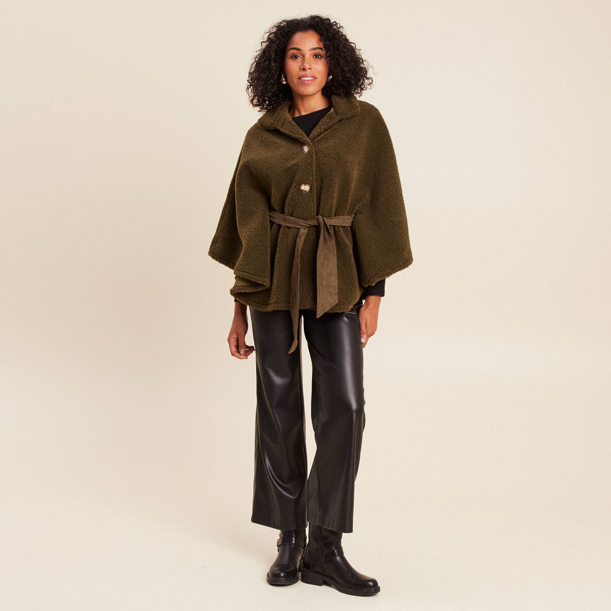 Poncho boutonn&eacute; ceintur&eacute; vert kaki femme