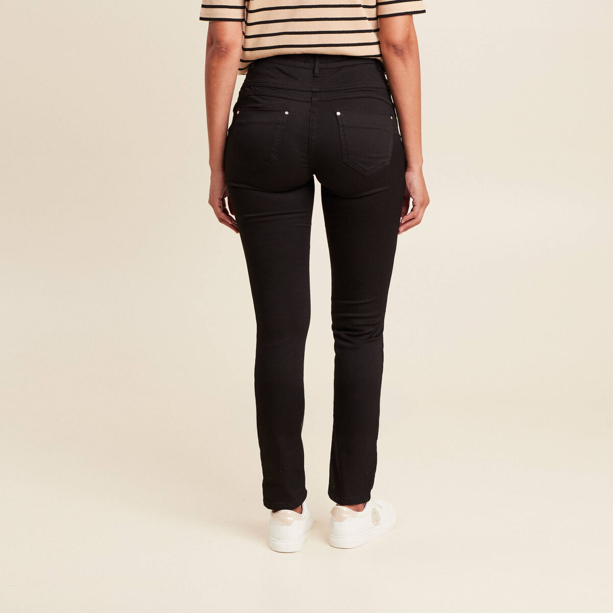 Pantalon magique Le Gainant ajust&eacute; denim noir femme