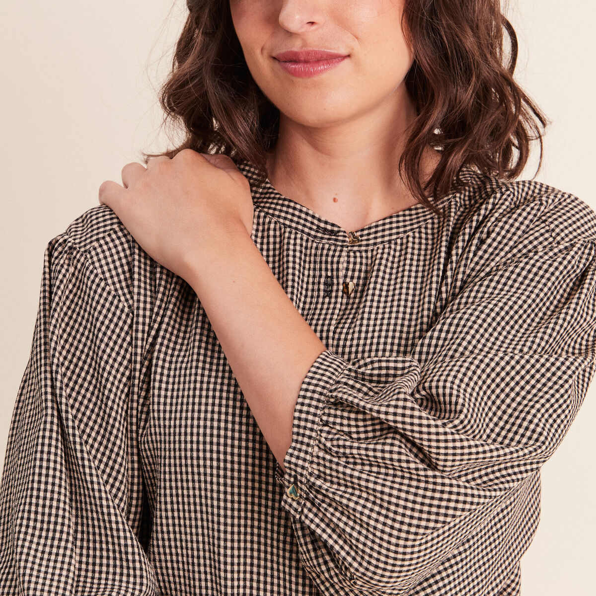 Chemise ample col rond manches longues noir femme