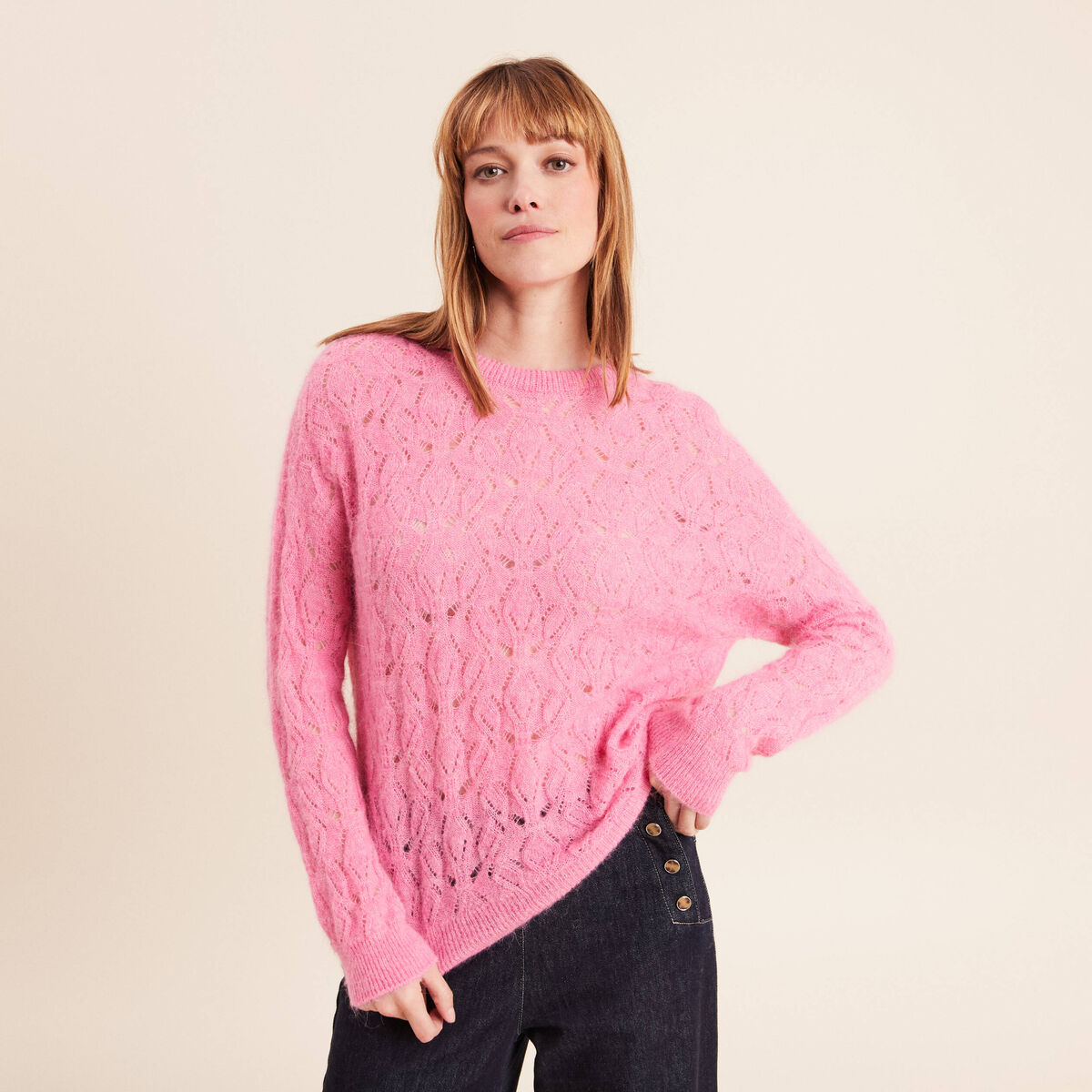 Pull ajour&eacute; col rond manches longues rose fushia femme