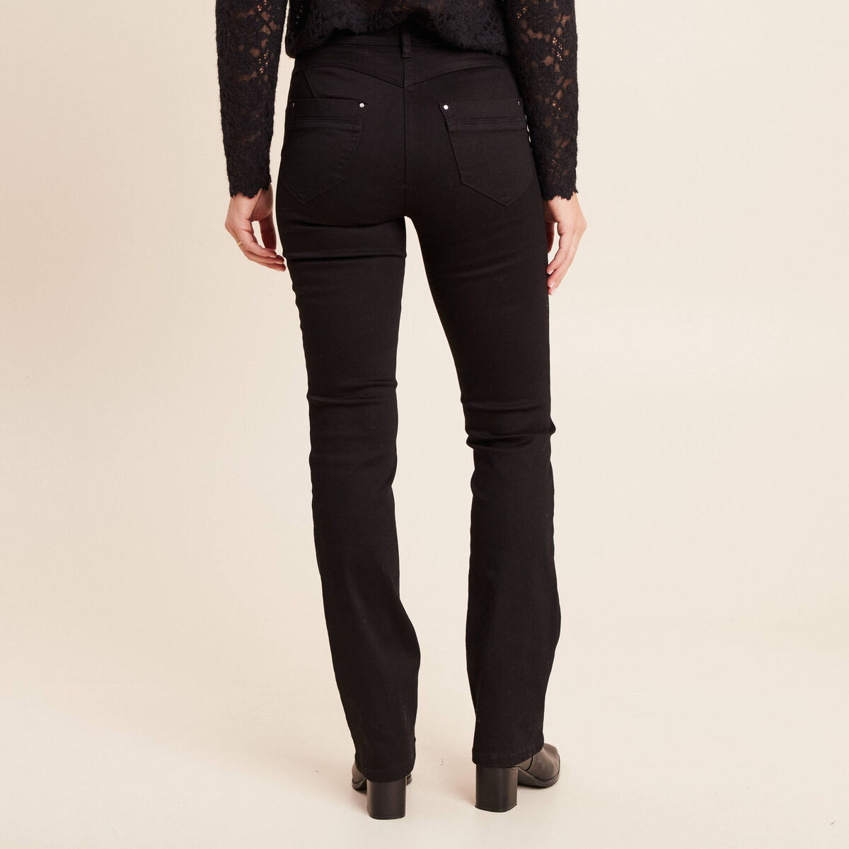 Jean coupe droite taille haute noir femme
