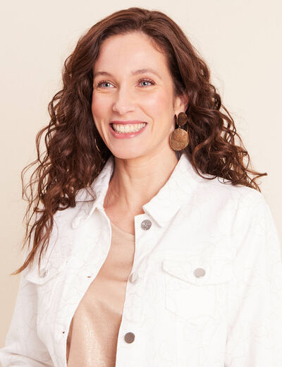 Veste cintr&eacute;e en jean avec broderies blanc femme