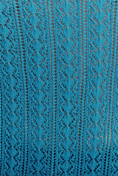 Pull manches courtes ajouré bleu femme