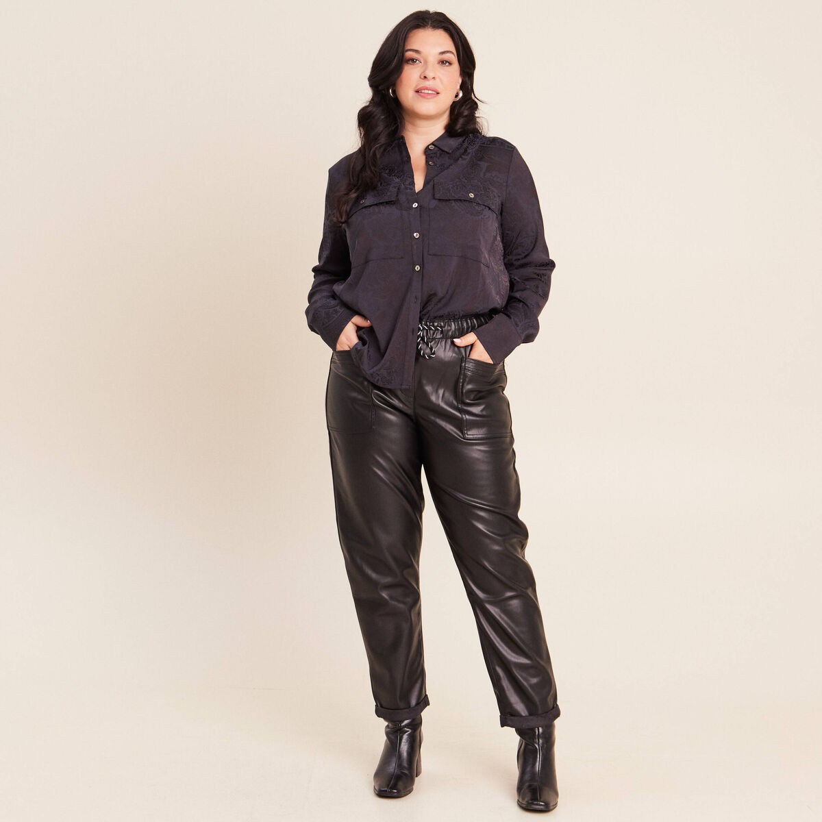 Pantalon coupe mom simili cuir noir femme