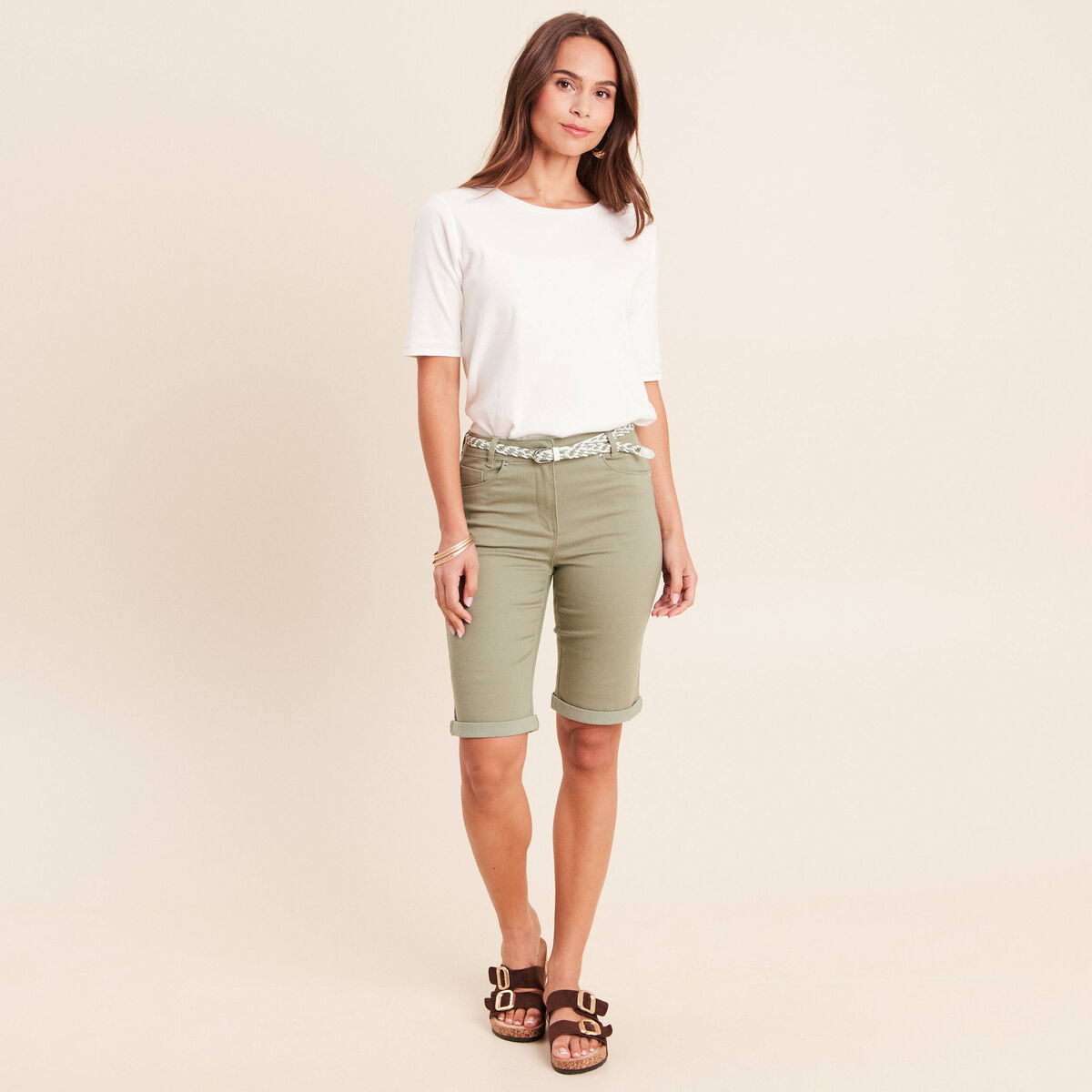 Bermuda ajust&eacute; ceintur&eacute; vert clair femme