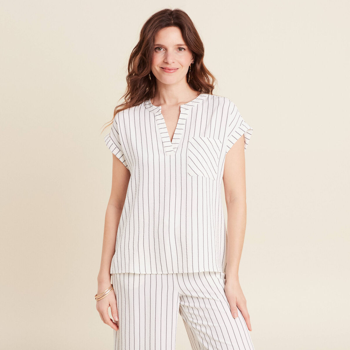 Blouse fluide manches courtes gris fonc&eacute; femme