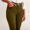 Jean magique L'Unique coupe ajust&eacute;e vert kaki femme