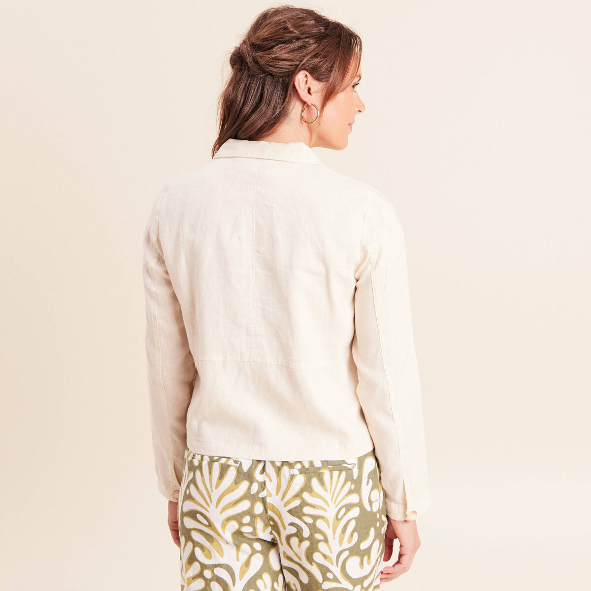 Veste courte droite manches longues beige femme