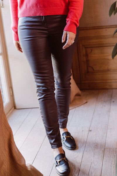 Pantalon magique ajusté noir femme