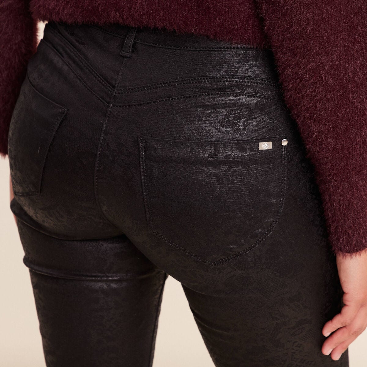 Pantalon magique L'Unique coupe ajust&eacute;e noir femme