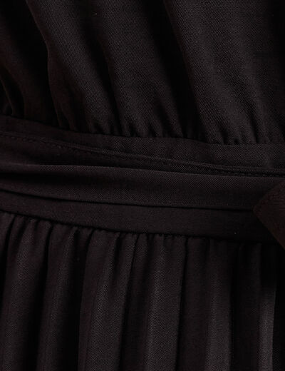Robe &eacute;vas&eacute;e genou manches tr&egrave;s courtes noir femme