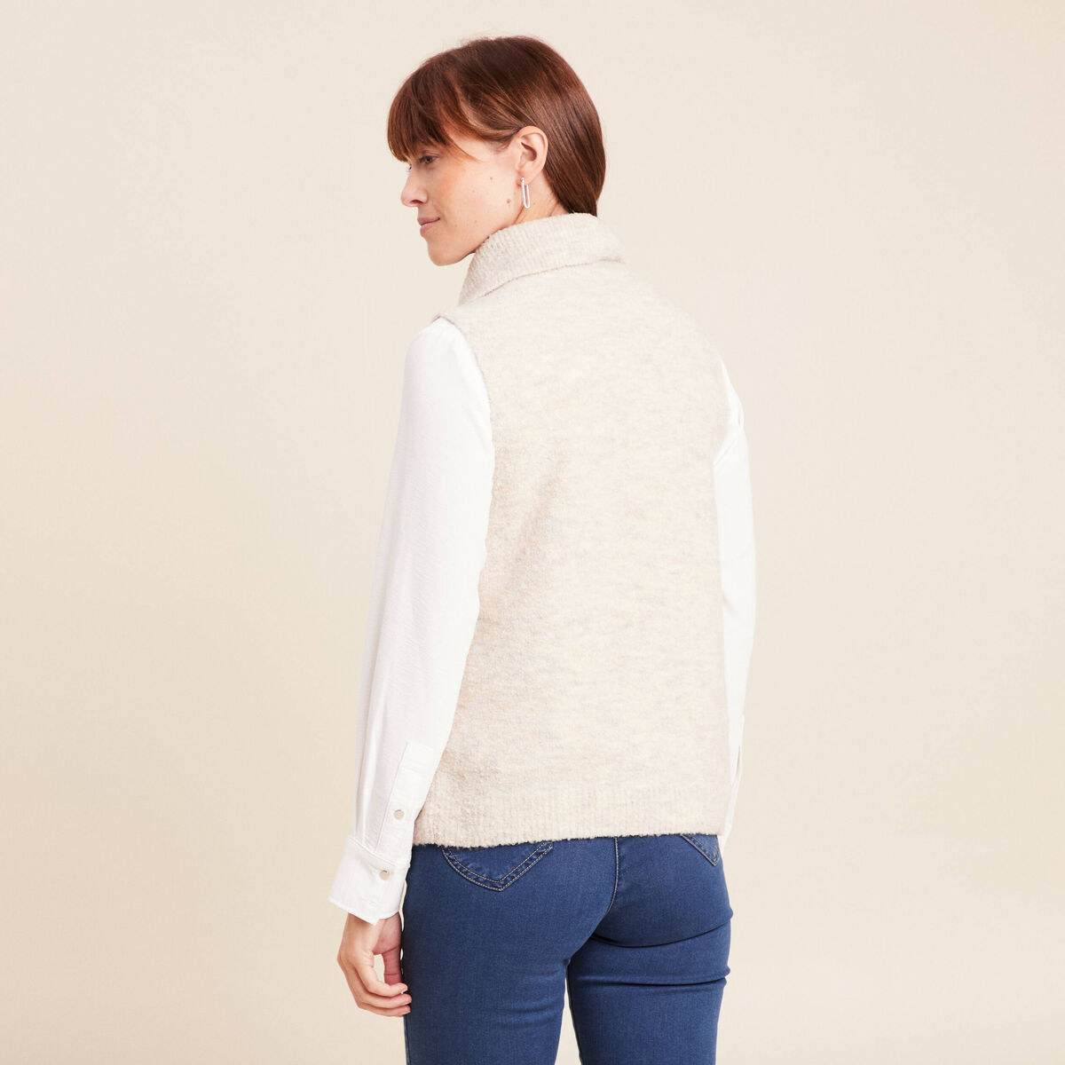 Pull sans manches col boule bouclette creme femme